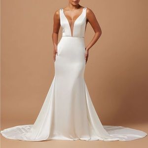 Fashion Nova Giselle Satin Gown SZ M NWT Never Worn